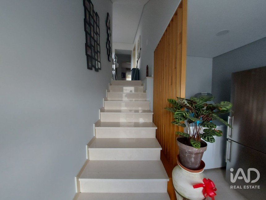 Moradia térrea T1 em Santa Maria da Feira, Travanca, Sanfins e Espargo de 95 m²