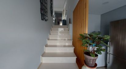 Maison de plain-pied T1 à Santa Maria da Feira, Travanca, Sanfins e Espargo de 95 m²