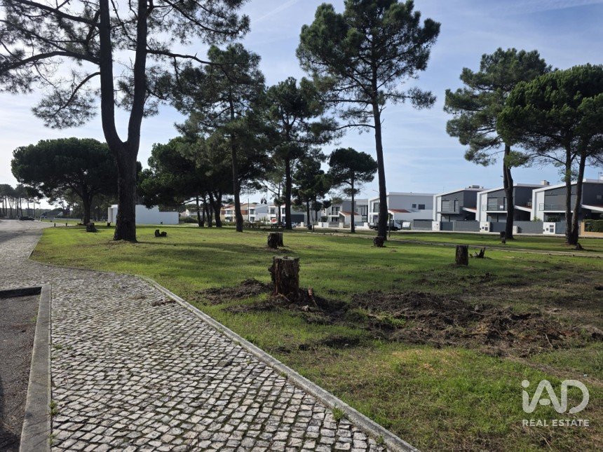 Terreno urbano em Sesimbra (Castelo) de 255 m²