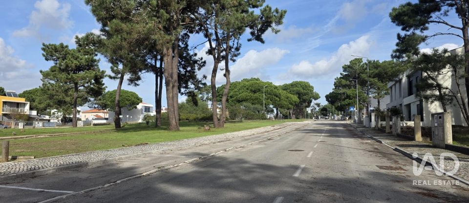 Terreno urbano em Sesimbra (Castelo) de 255 m²