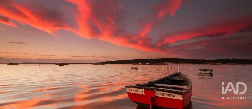 Terreno urbano em Sesimbra (Castelo) de 255 m²