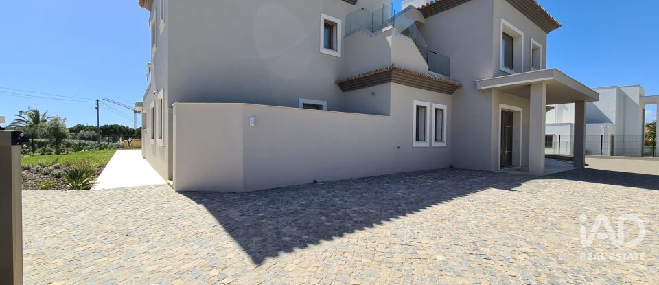 Gîte T5 à Quarteira de 409 m²