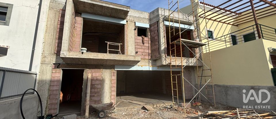 Casa T3 em Azeitão (São Lourenço e São Simão) de 180 m²