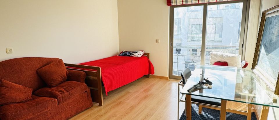 Moradia T3 em Lourinhã e Atalaia de 176 m²