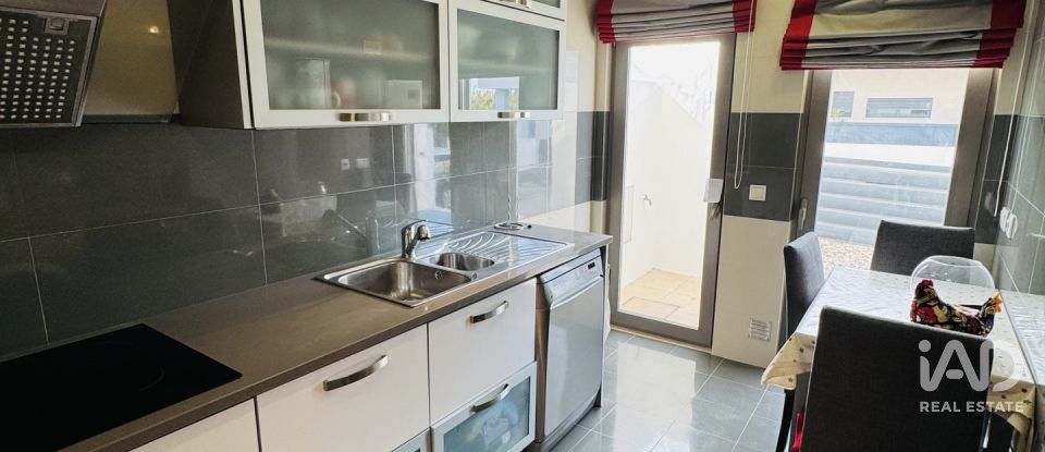 Moradia T3 em Lourinhã e Atalaia de 176 m²