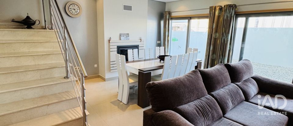 Moradia T3 em Lourinhã e Atalaia de 176 m²