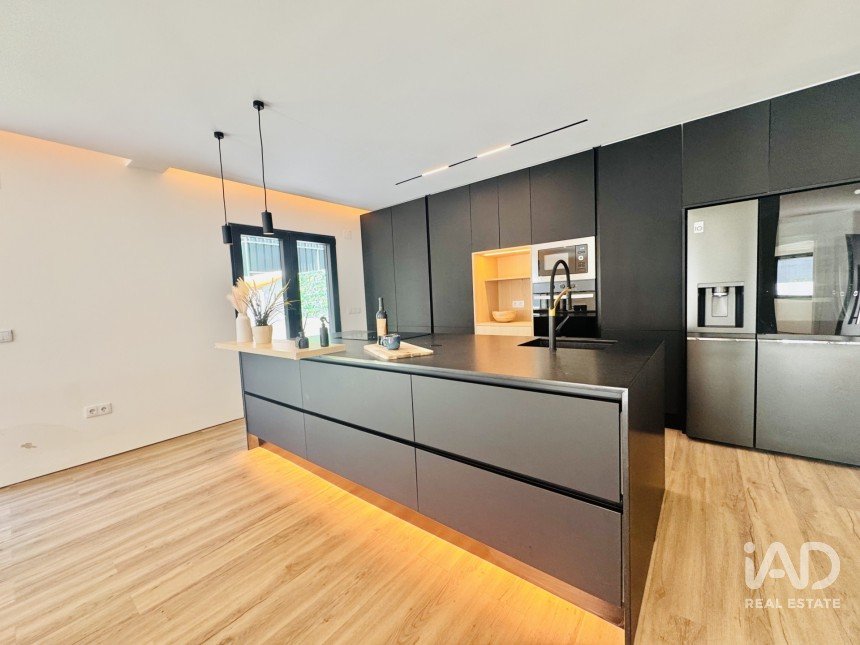 Moradia T4 em Quinta do Conde de 141 m²