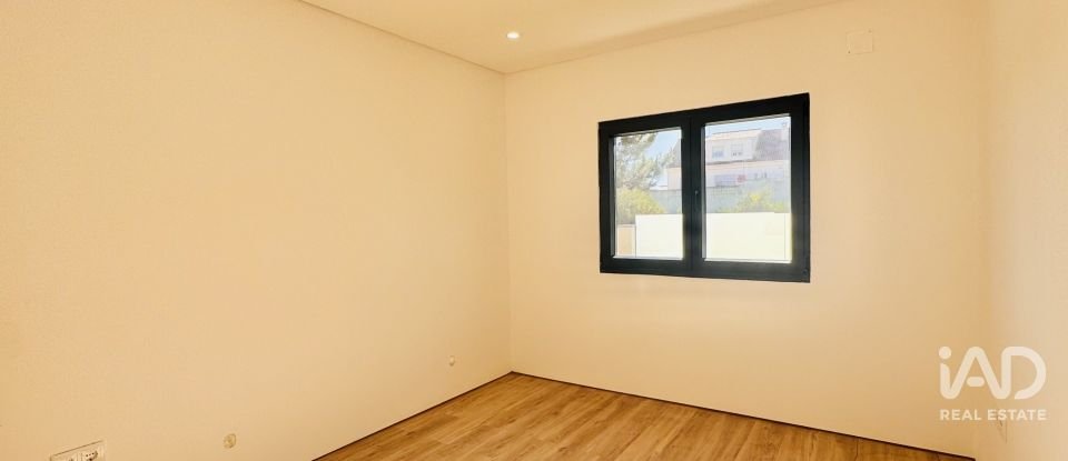 Moradia T4 em Quinta do Conde de 141 m²