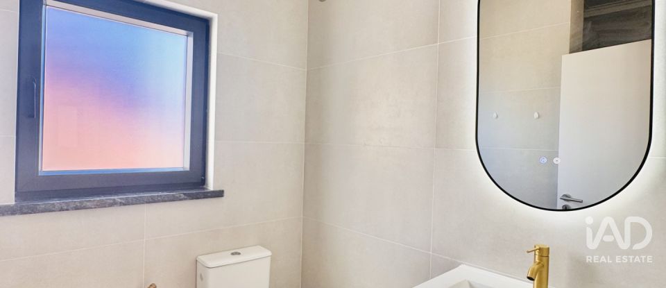 Moradia T4 em Quinta do Conde de 141 m²