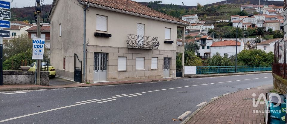 Moradia T4 em Unhais da Serra de 120 m²