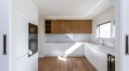 Apartment T3 in Cascais e Estoril of 156 m²