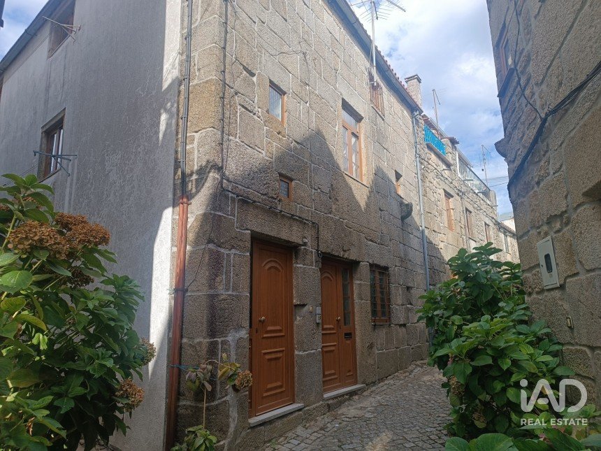 Casa / moradia T4 em Trancoso (São Pedro e Santa Maria) e Souto Maior de 108 m²