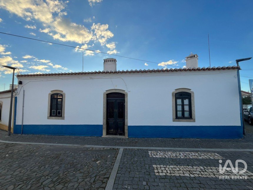 Maison T4 à Santa Clara-a-Nova e Gomes Aires de 326 m²