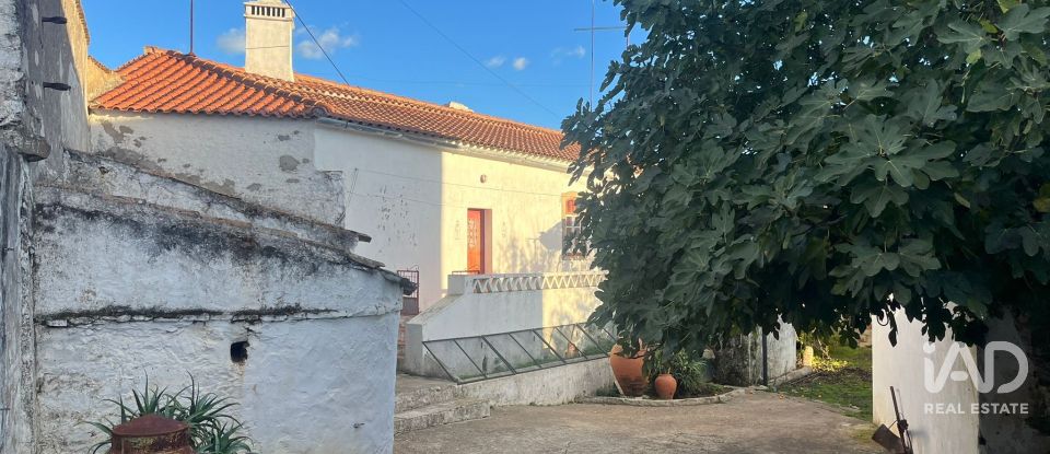 Maison T4 à Santa Clara-a-Nova e Gomes Aires de 326 m²