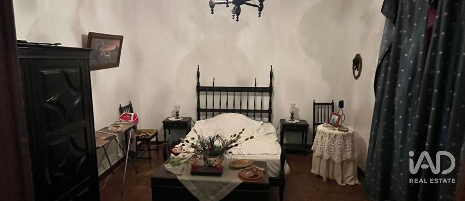 Maison T4 à Santa Clara-a-Nova e Gomes Aires de 326 m²