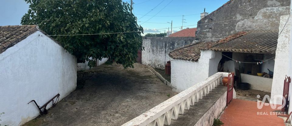 Maison T4 à Santa Clara-a-Nova e Gomes Aires de 326 m²