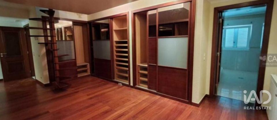 Moradia T6 em Queluz e Belas de 1 163 m²