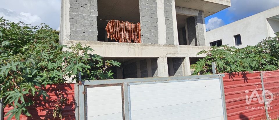 Maison T3 à Água de Pena de 197 m²