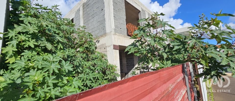 Maison T3 à Água de Pena de 197 m²