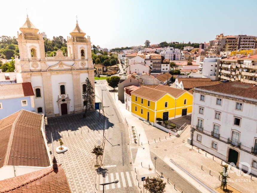 Boutique/Local commercial à Leiria, Pousos, Barreira e Cortes de 850 m²