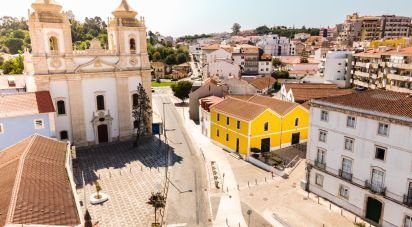 Boutique/Local commercial à Leiria, Pousos, Barreira e Cortes de 850 m²