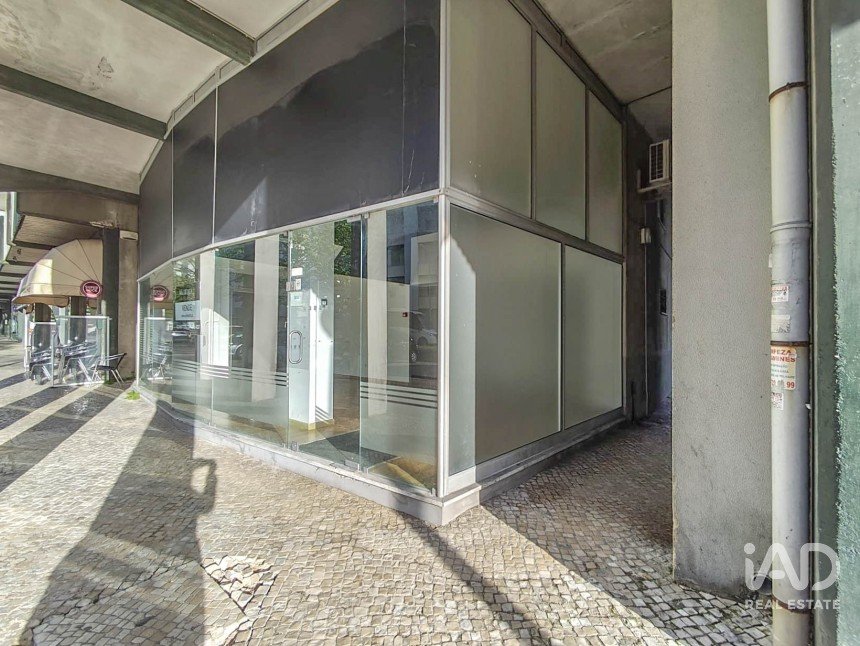 Boutique/Local commercial à Marinha Grande de 45 m²