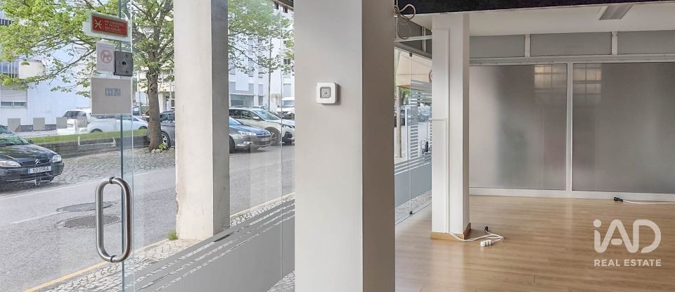 Boutique/Local commercial à Marinha Grande de 45 m²