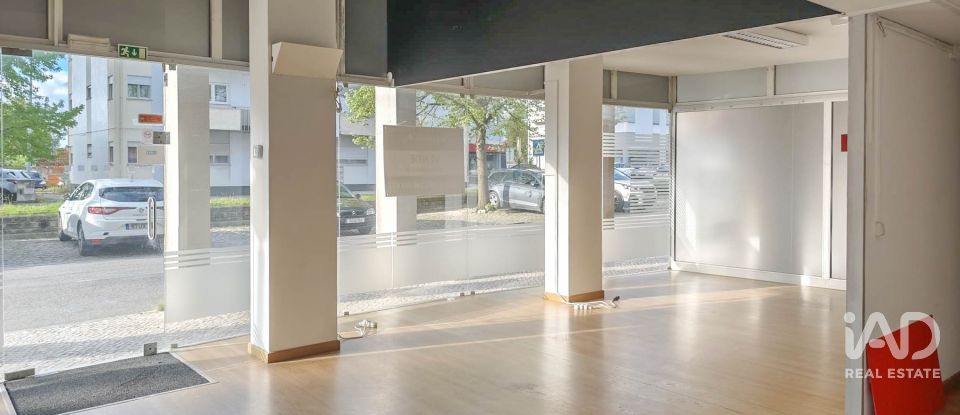 Boutique/Local commercial à Marinha Grande de 45 m²