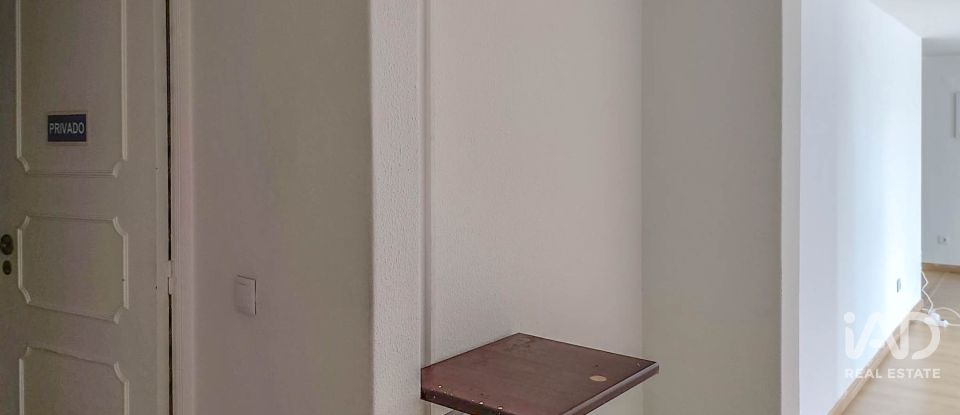 Boutique/Local commercial à Marinha Grande de 45 m²