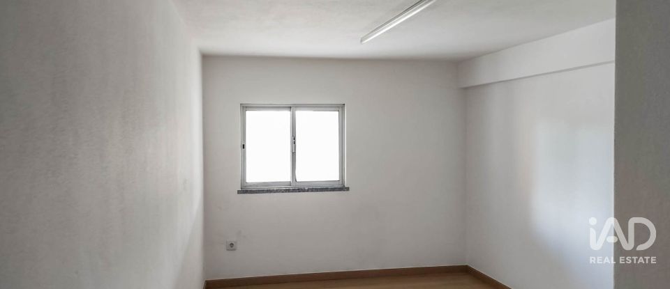 Boutique/Local commercial à Marinha Grande de 45 m²