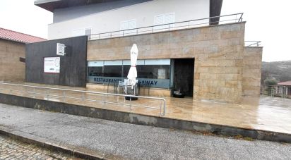 Boutique/Local commercial à Castro Laboreiro e Lamas de Mouro de 252 m²