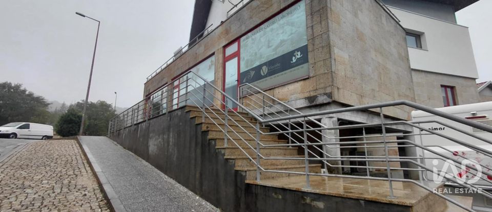 Boutique/Local commercial à Castro Laboreiro e Lamas de Mouro de 252 m²