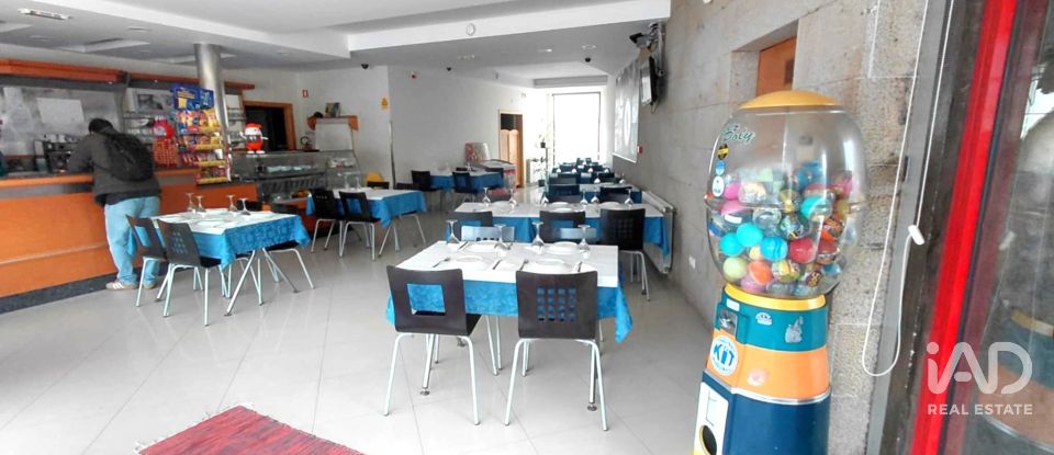 Boutique/Local commercial à Castro Laboreiro e Lamas de Mouro de 252 m²