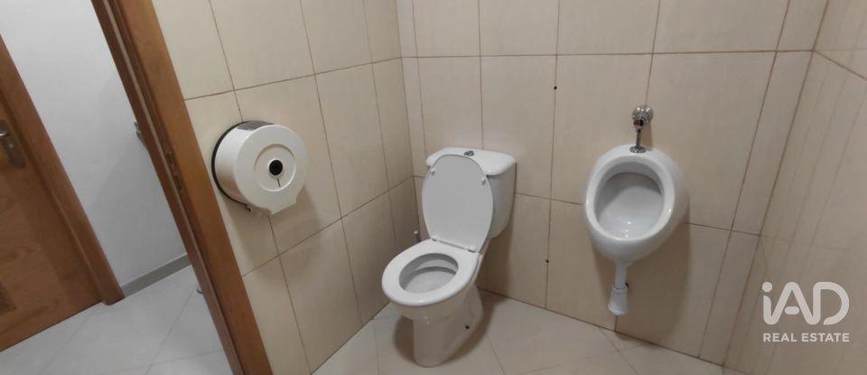 Boutique/Local commercial à Castro Laboreiro e Lamas de Mouro de 252 m²