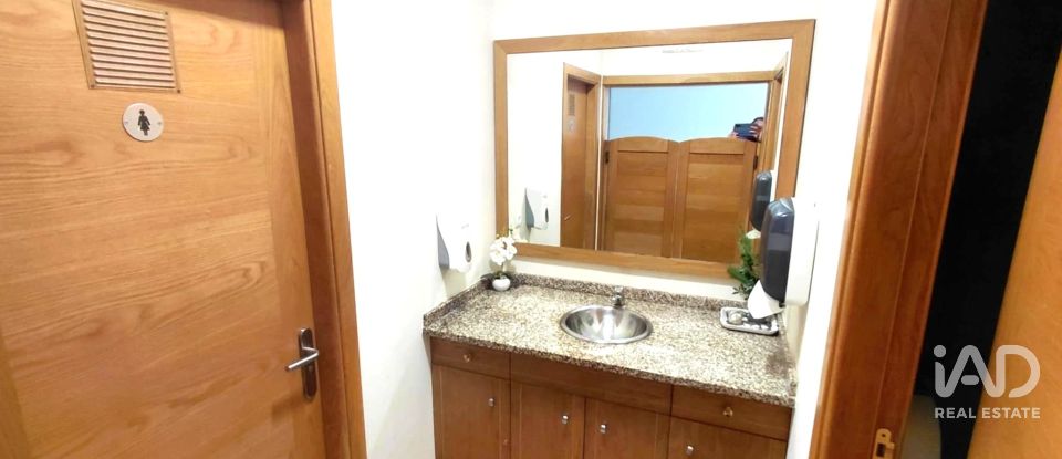 Boutique/Local commercial à Castro Laboreiro e Lamas de Mouro de 252 m²