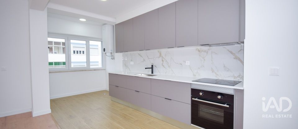 Apartamento T3 em Massamá e Monte Abraão de 75 m²