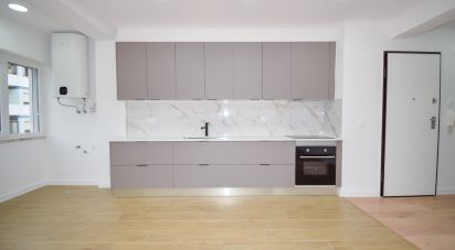 Apartment T3 in Massamá e Monte Abraão of 75 m²