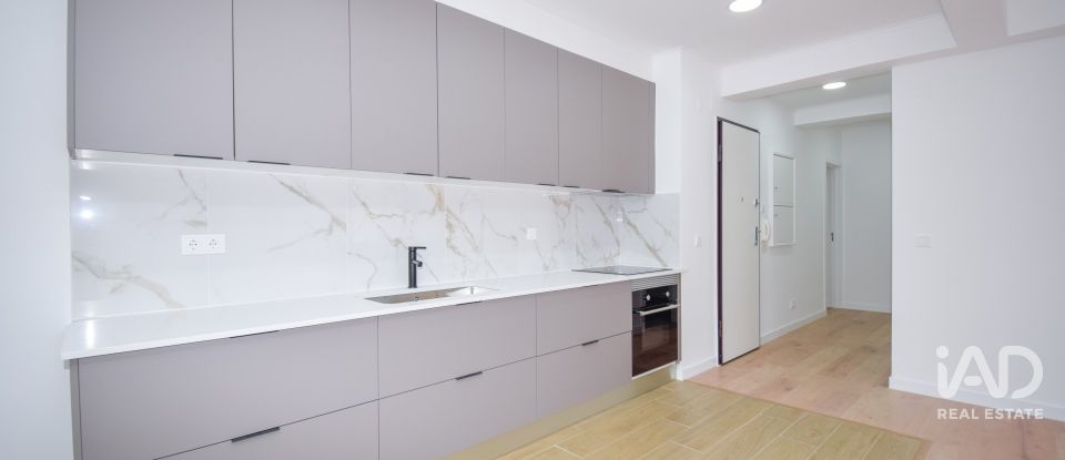 Apartamento T3 em Massamá e Monte Abraão de 75 m²