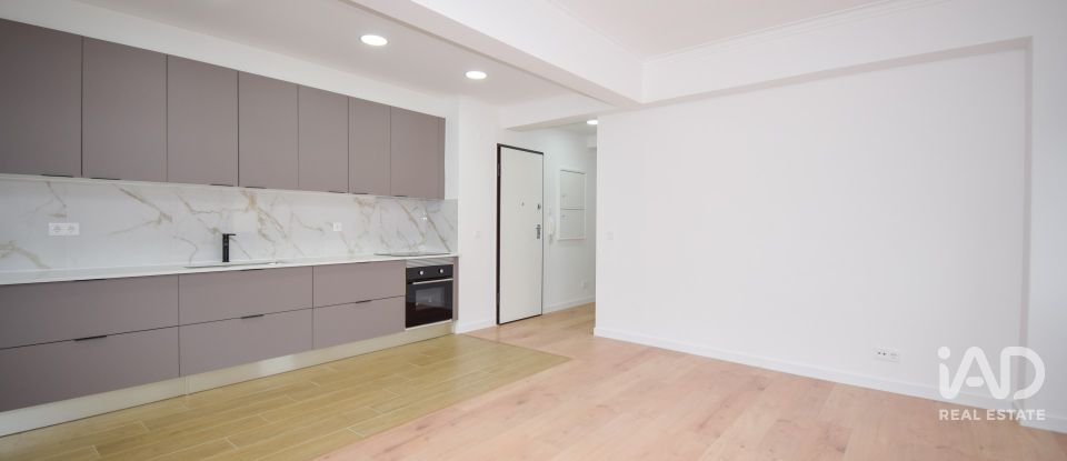 Apartamento T3 em Massamá e Monte Abraão de 75 m²