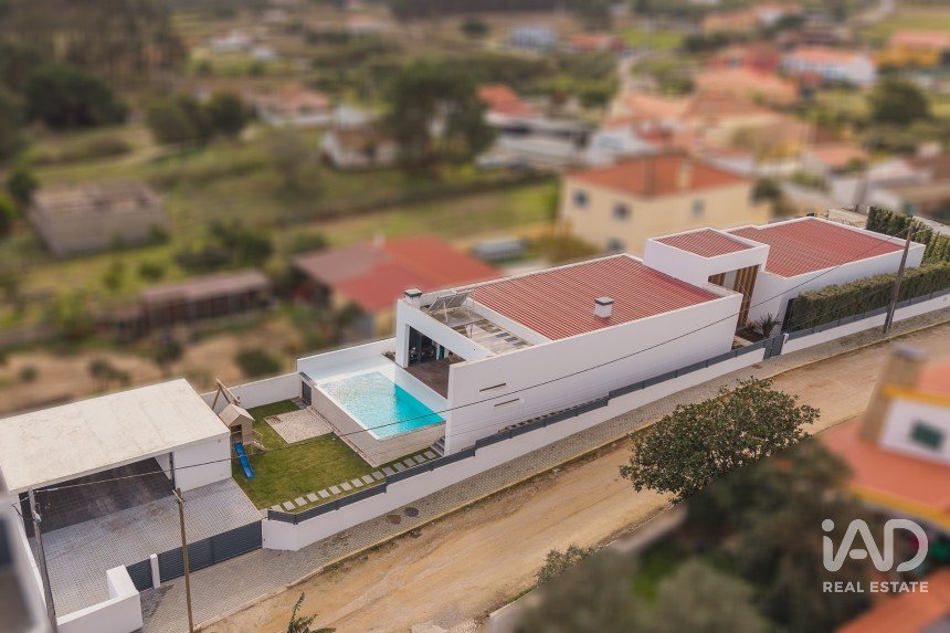 Moradia térrea T4 em Silveira de 250 m²