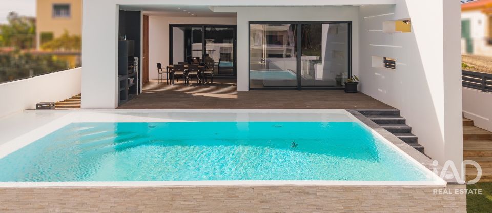 Moradia térrea T4 em Silveira de 250 m²