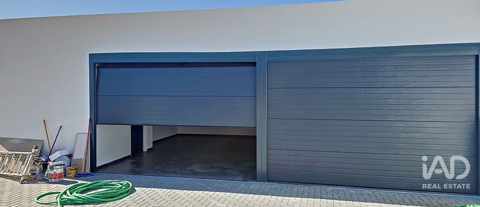 Moradia térrea T4 em Silveira de 250 m²