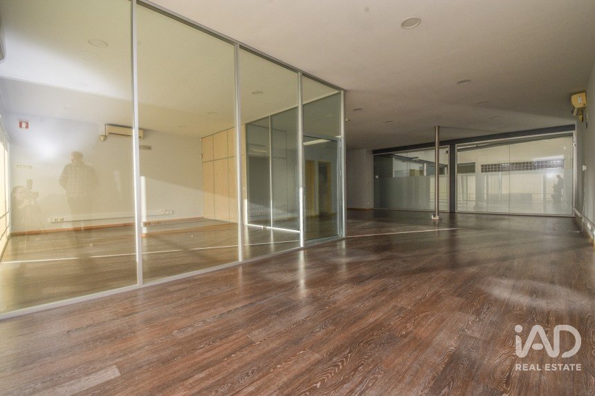 Loja / Estabelecimento Comercial em Marinha Grande de 135 m²