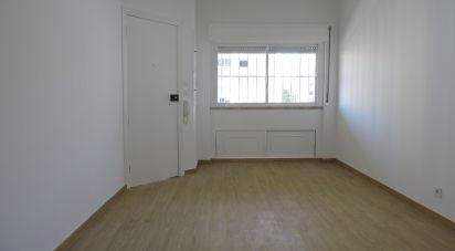 Apartment T0 in Massamá e Monte Abraão of 44 m²