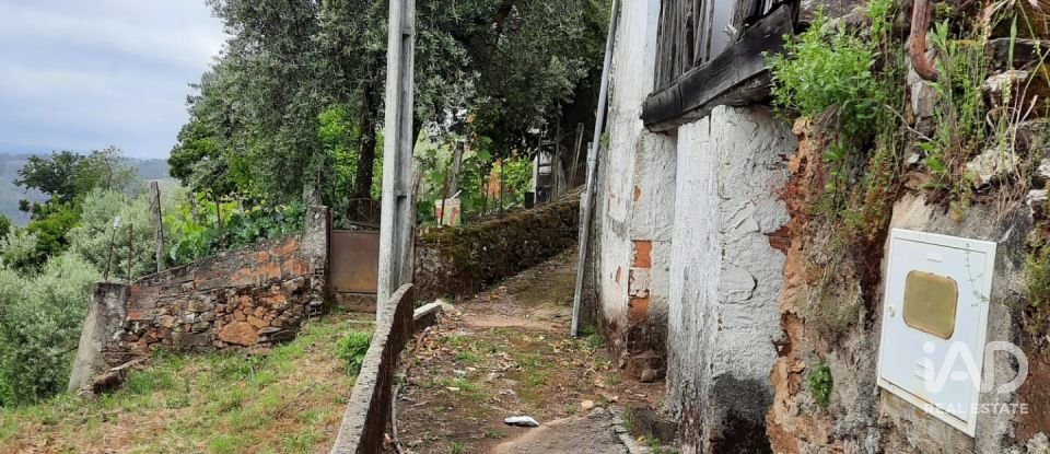 Moradia T2 em Alvares de 86 m²