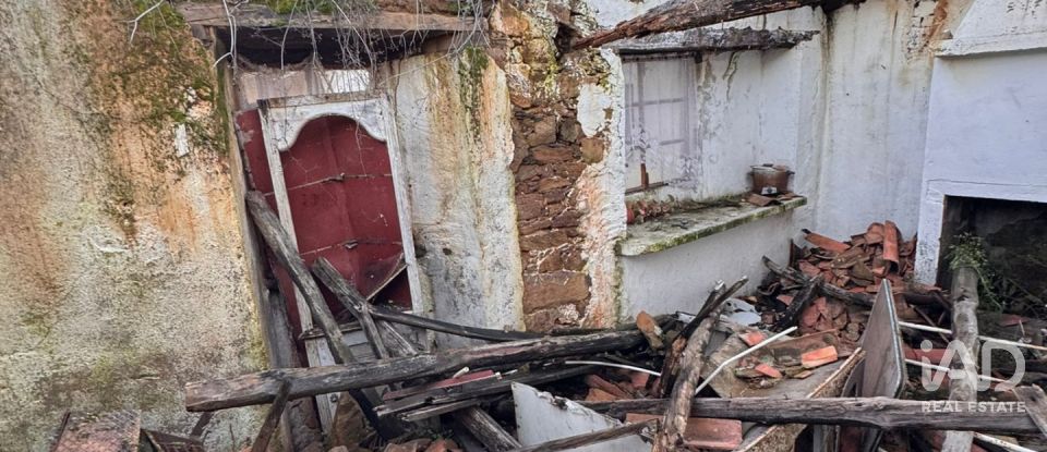 Moradia T2 em Alvares de 86 m²