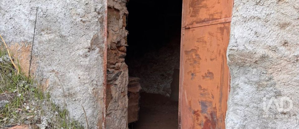 Moradia T2 em Alvares de 86 m²