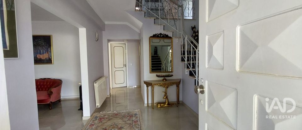 Moradia T4 em Santa Bárbara de Nexe de 275 m²