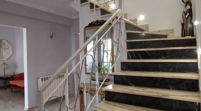 House T4 in Santa Bárbara de Nexe of 275 m²