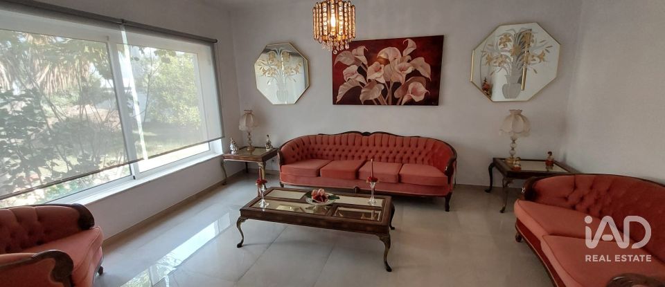 Moradia T4 em Santa Bárbara de Nexe de 275 m²